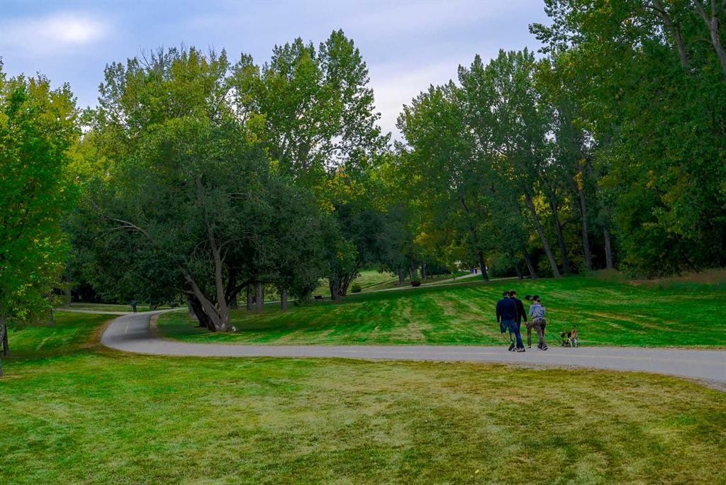 218 19 Avenue Nw, Calgary, AB - Outdoor