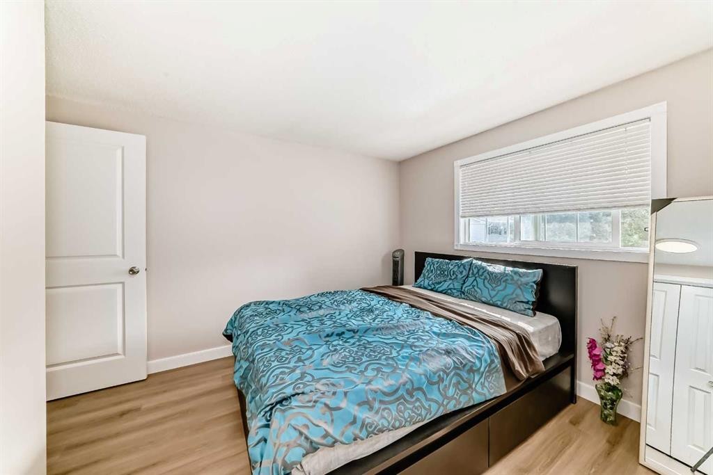 120 Pineset Place Ne, Calgary, AB - Indoor Photo Showing Bedroom