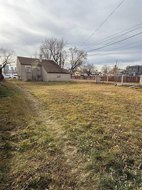 112 18 Avenue Ne, Calgary, AB - Outdoor