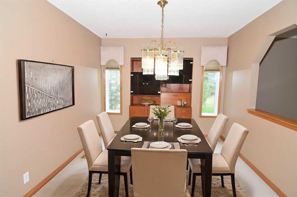 272166 Panorama Road, Rural Rocky View County, AB - Indoor Photo Showing Dining Room