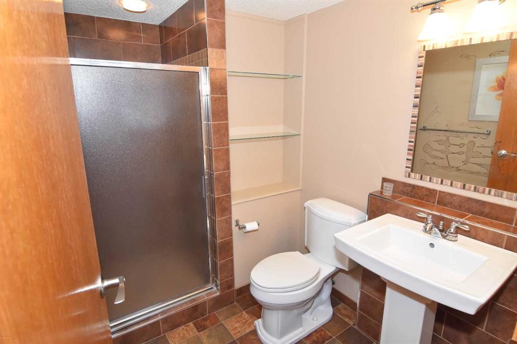 272166 Panorama Road, Rural Rocky View County, AB - Indoor Photo Showing Bathroom