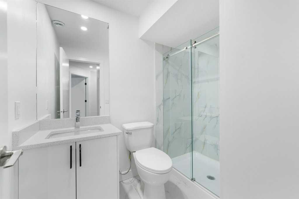 361 Martinwood Place Ne, Calgary, AB - Indoor Photo Showing Bathroom