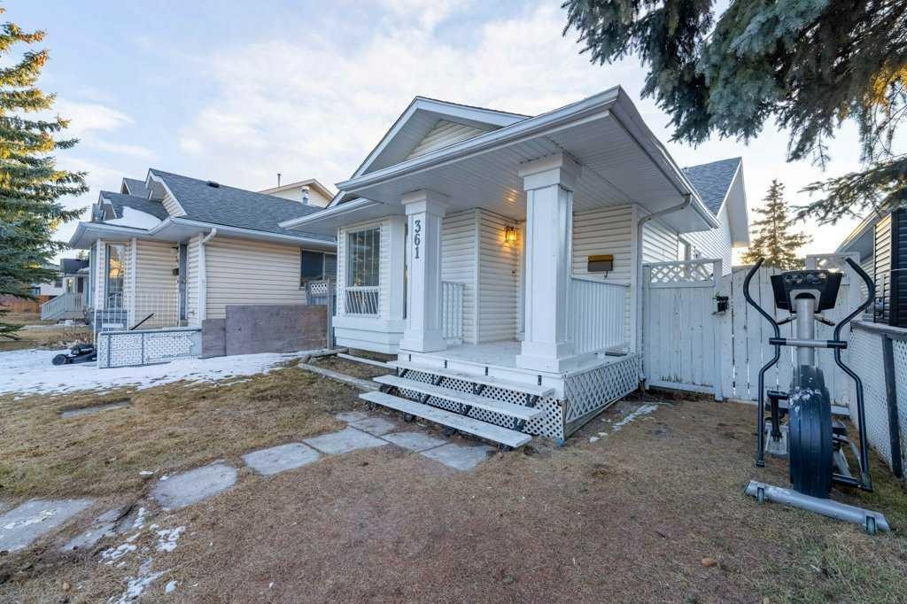 361 Martinwood Place Ne, Calgary, AB - Outdoor