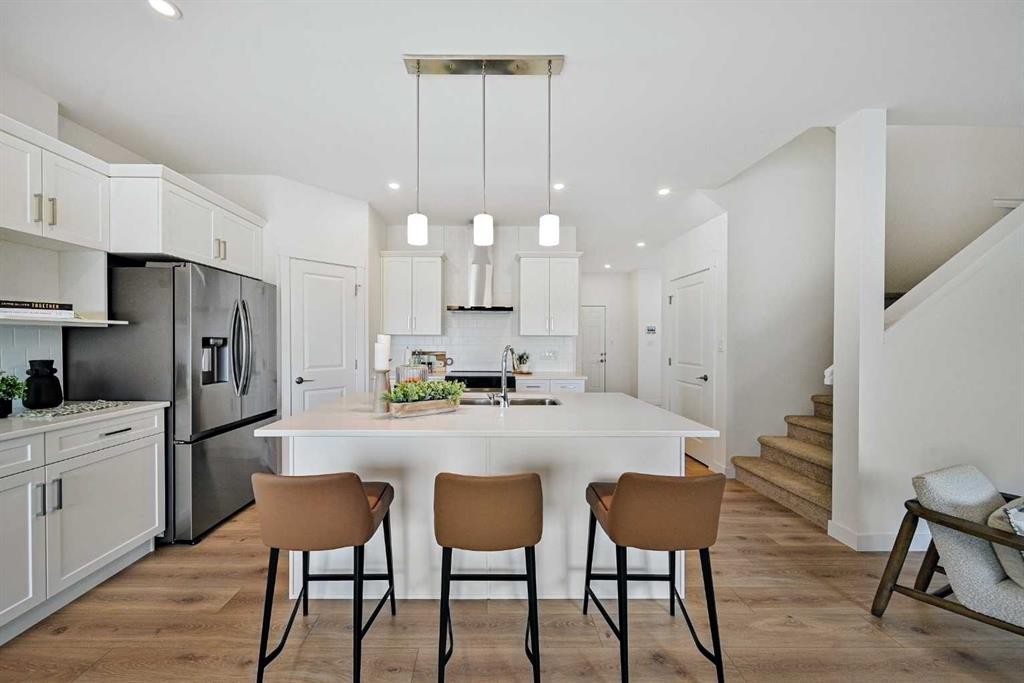 412 Ranch Gate, Strathmore, AB - Indoor Photo Showing Kitchen With Upgraded Kitchen