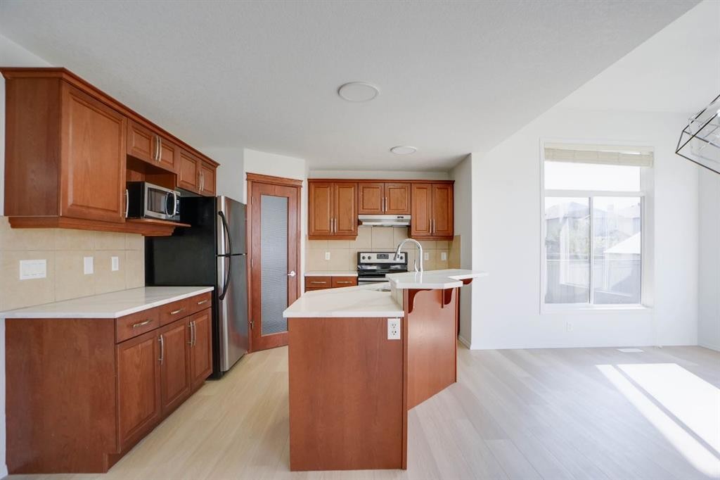 382 Brightonstone Green Se, Calgary, AB - Indoor Photo Showing Kitchen