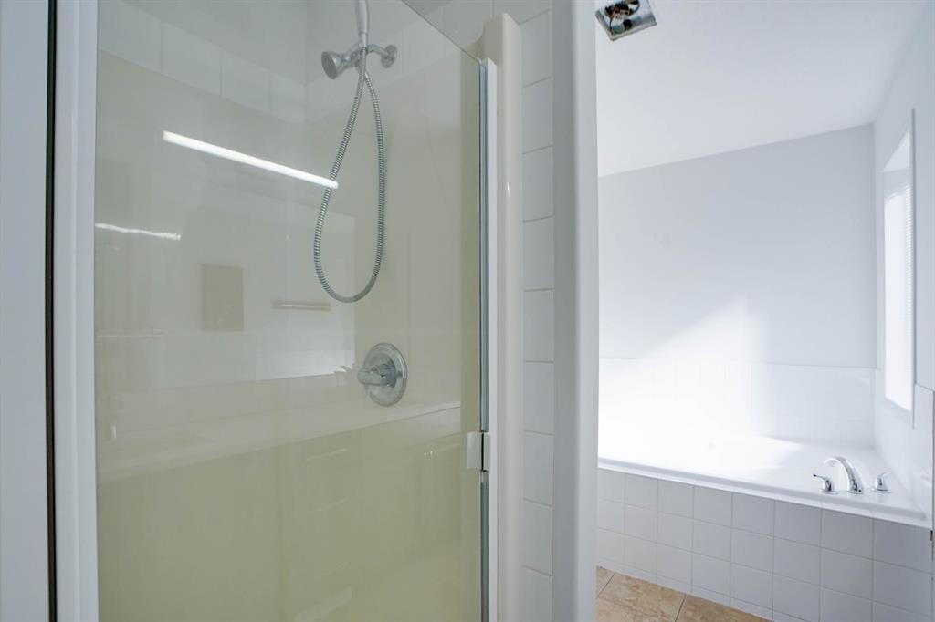 382 Brightonstone Green Se, Calgary, AB - Indoor Photo Showing Bathroom