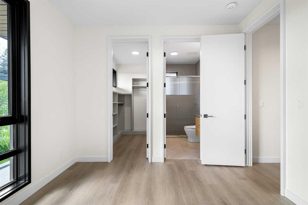 3C Willow Crescent Sw, Calgary, AB - Indoor Photo Showing Other Room