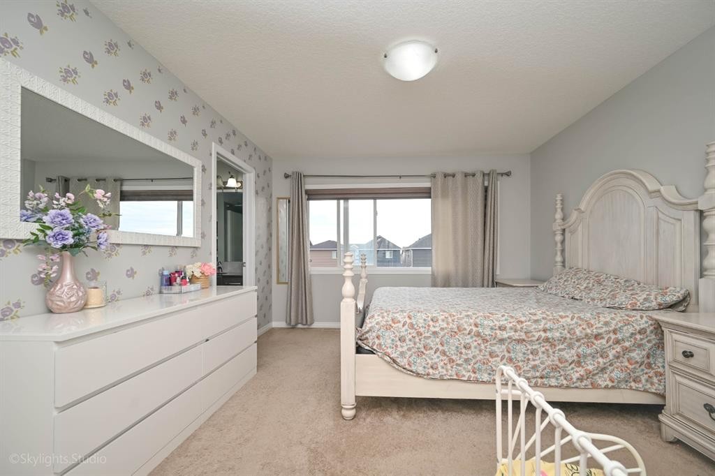109 Red Embers Crescent Ne, Calgary, AB - Indoor Photo Showing Bedroom