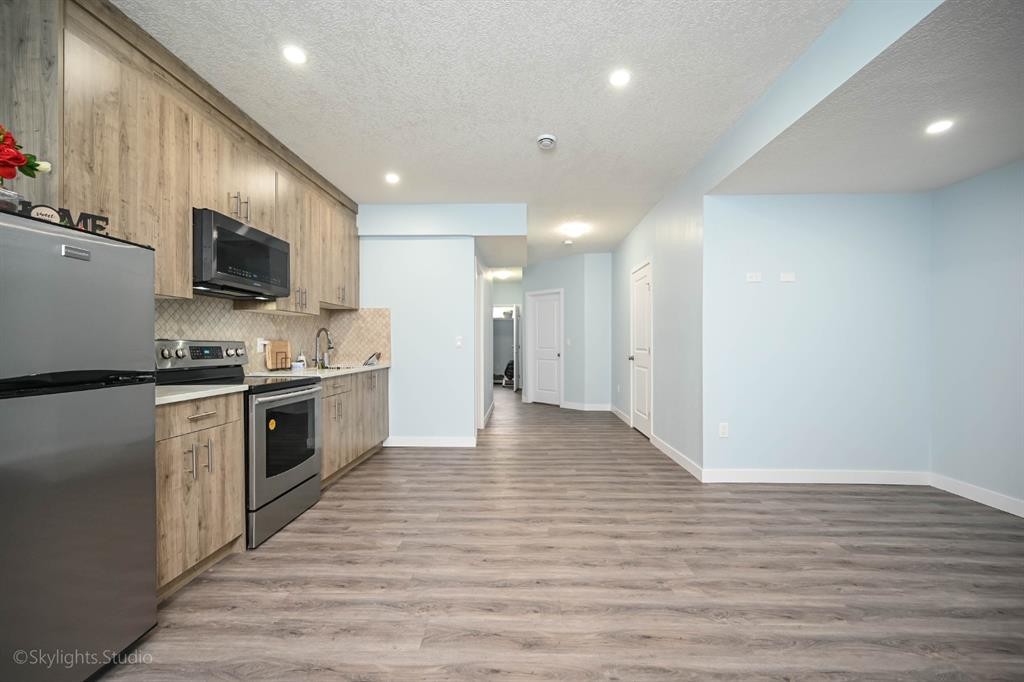 109 Red Embers Crescent Ne, Calgary, AB - Indoor Photo Showing Kitchen