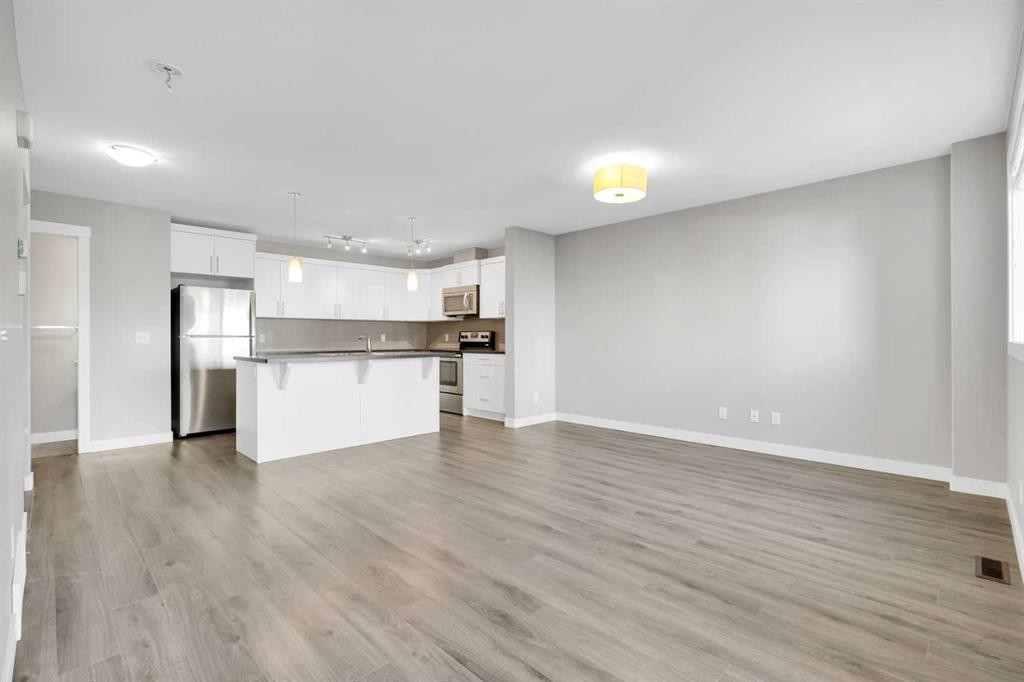 307 Skyview Ranch Grove Ne, Calgary, AB - Indoor Photo Showing Kitchen
