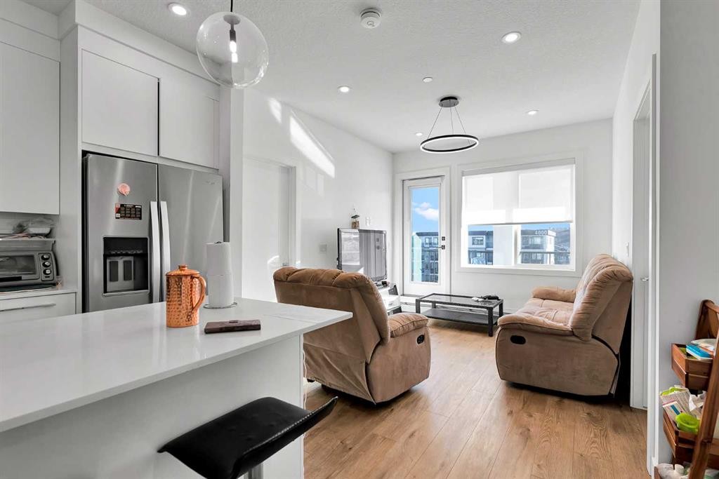 1415-111 Wolf Creek Drive Se, Calgary, AB - Indoor