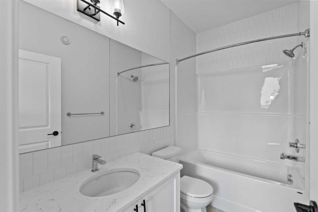 231 Vista Road, Crossfield, AB - Indoor Photo Showing Bathroom