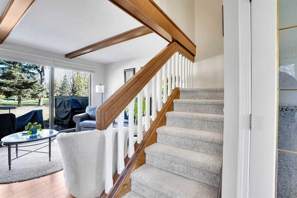 27-10910 Bonaventure Drive Se, Calgary, AB - Indoor Photo Showing Other Room