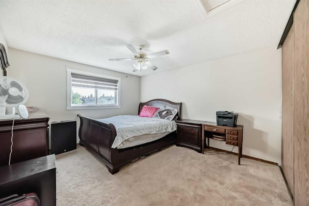 11 Martinwood Road Ne, Calgary, AB - Indoor Photo Showing Bedroom