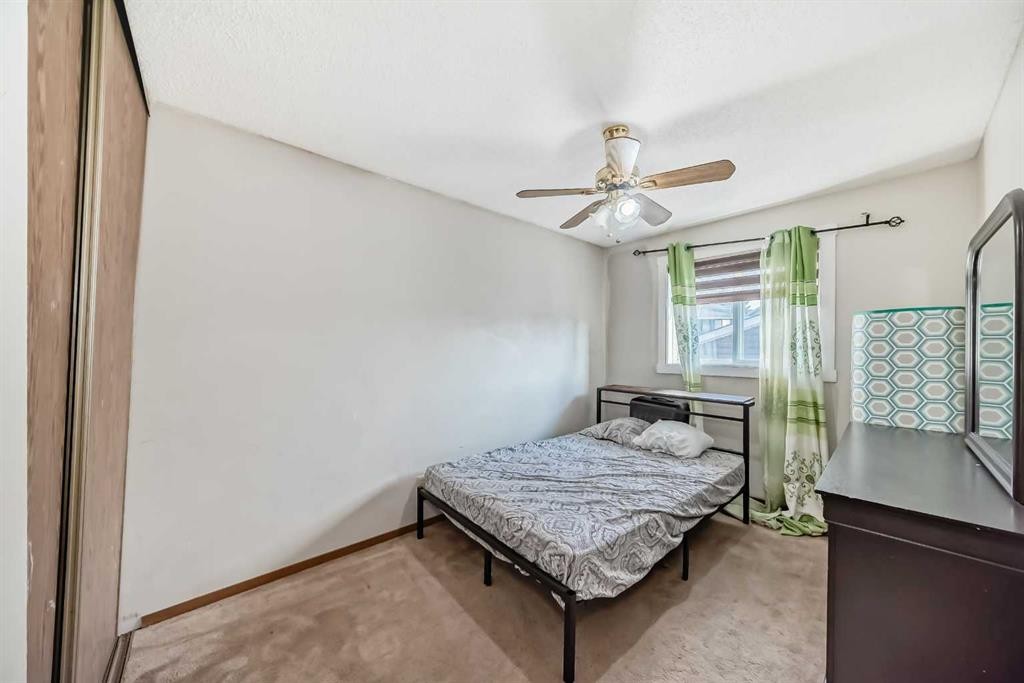 11 Martinwood Road Ne, Calgary, AB - Indoor Photo Showing Bedroom