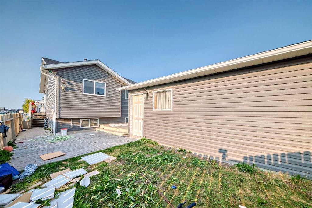 11 Martinwood Road Ne, Calgary, AB - Outdoor