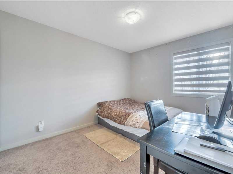 53 Legacy Terrace Se, Calgary, AB - Indoor Photo Showing Bedroom