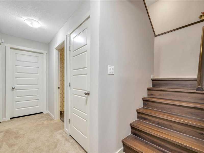 53 Legacy Terrace Se, Calgary, AB - Indoor Photo Showing Other Room
