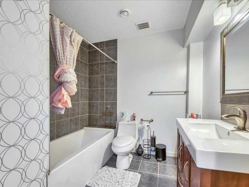 53 Legacy Terrace Se, Calgary, AB - Indoor Photo Showing Bathroom