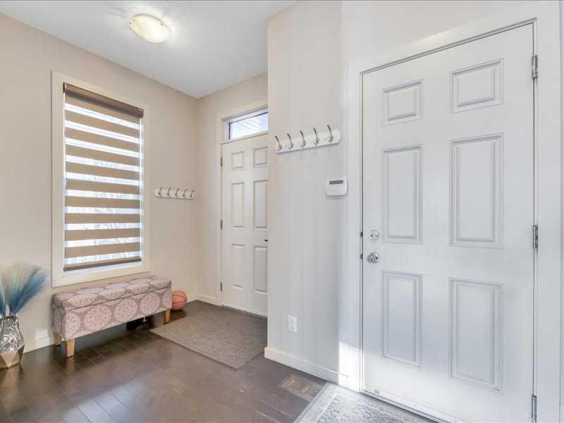 53 Legacy Terrace Se, Calgary, AB - Indoor