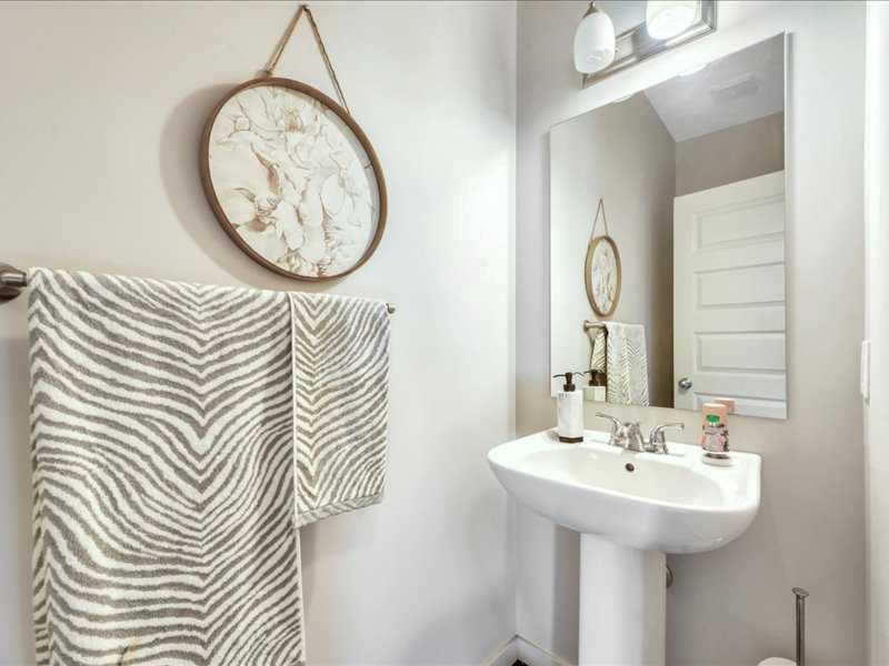 53 Legacy Terrace Se, Calgary, AB - Indoor Photo Showing Bathroom