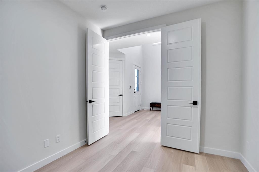 126 Waterstone Way, Chestermere, AB - Indoor Photo Showing Other Room