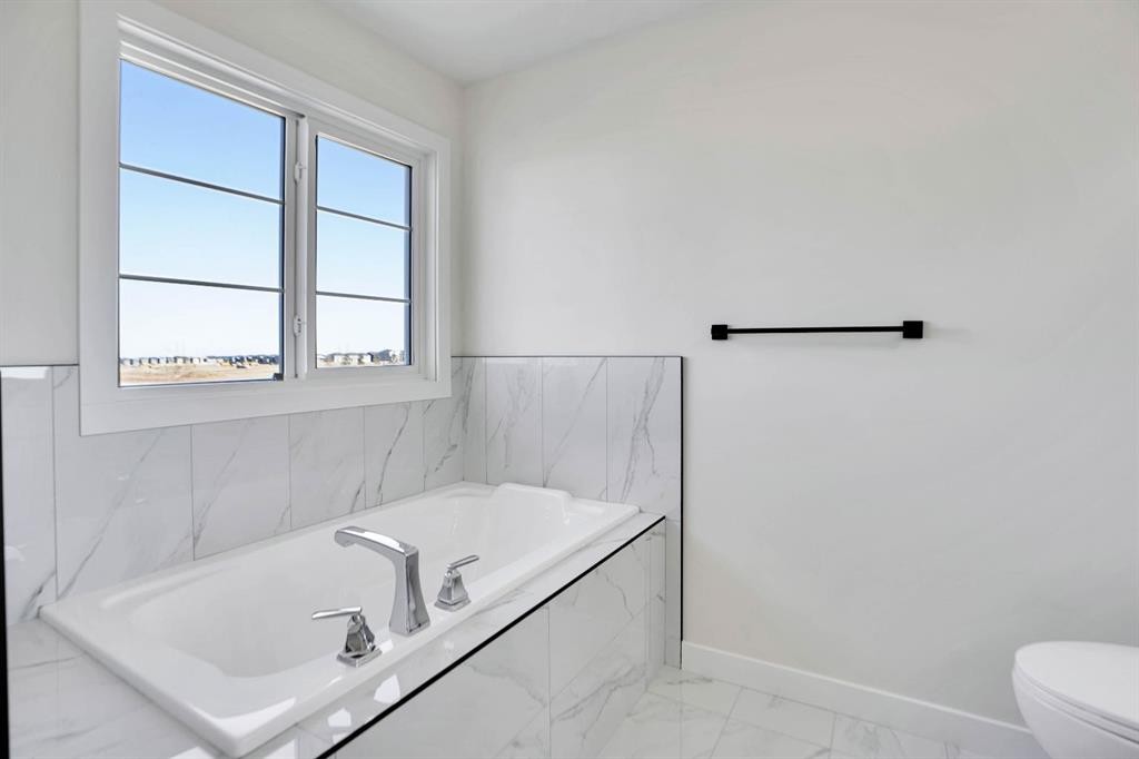 126 Waterstone Way, Chestermere, AB - Indoor Photo Showing Bathroom