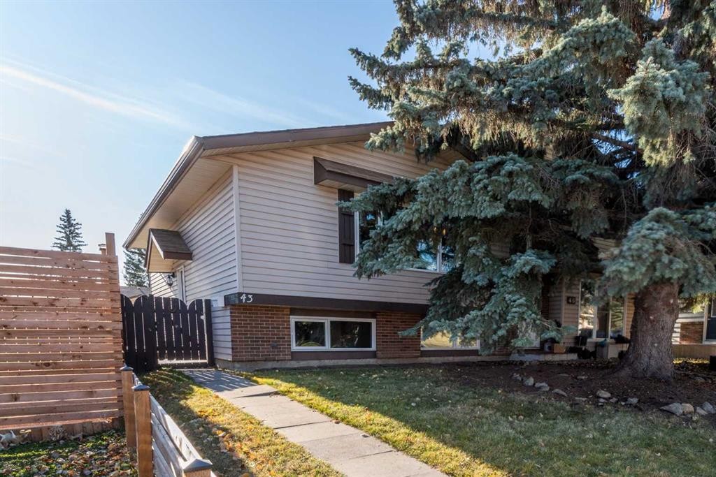 43 Midridge Gardens Se, Calgary, AB - Outdoor