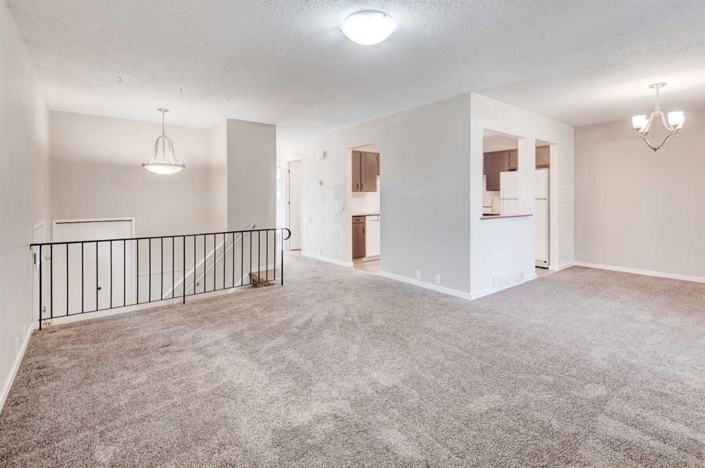 43 Midridge Gardens Se, Calgary, AB - Indoor Photo Showing Other Room