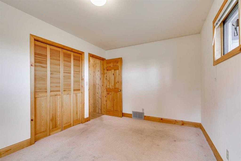 102 1 Avenue, Rural Foothills County, AB - Indoor Photo Showing Other Room