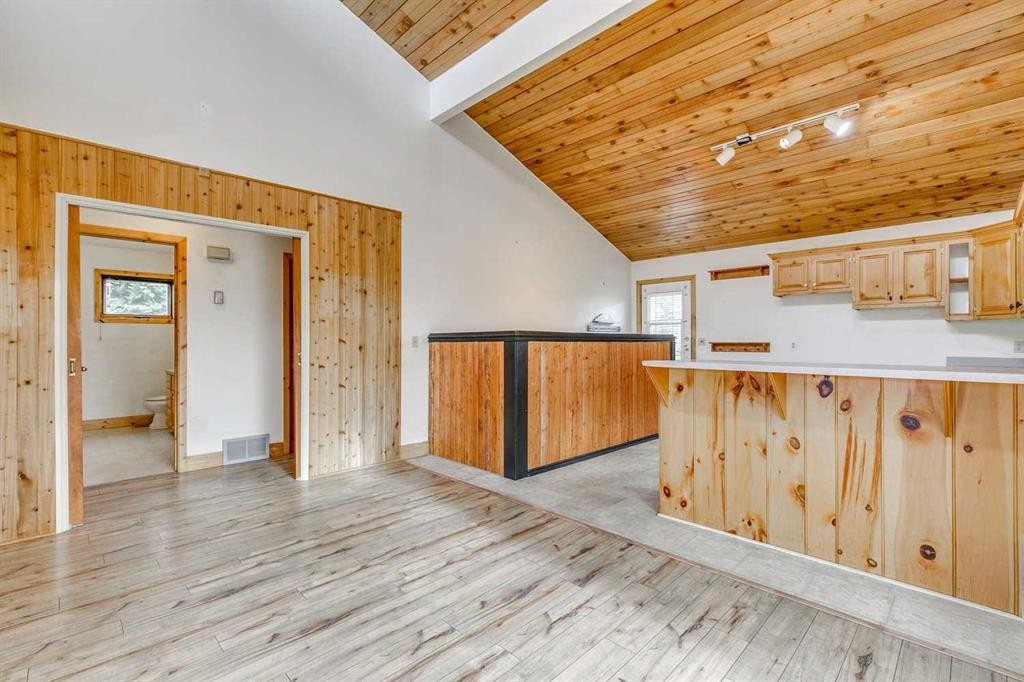 102 1 Avenue, Rural Foothills County, AB - Indoor