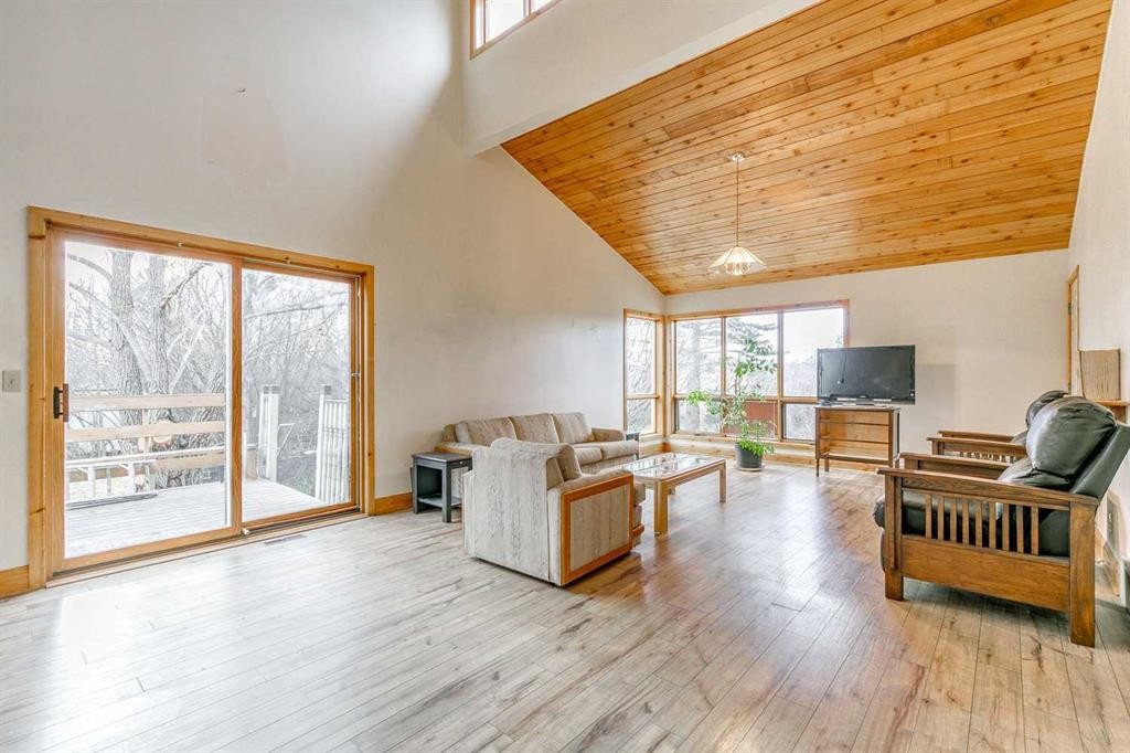 102 1 Avenue, Rural Foothills County, AB - Indoor