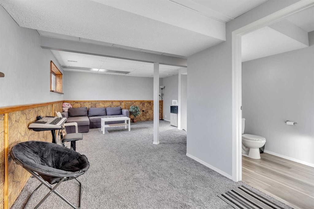 16 Castleglen Crescent Ne, Calgary, AB - Indoor