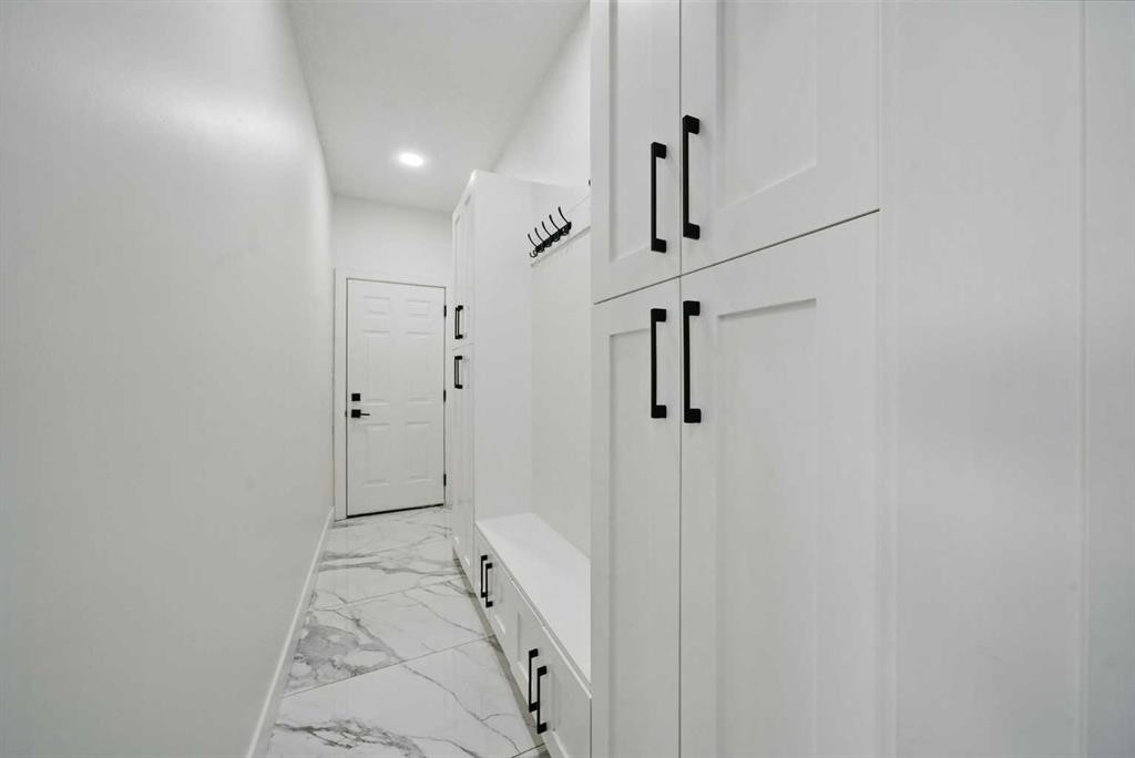 31 Lynx Meadows Court Nw, Calgary, AB - Indoor Photo Showing Other Room