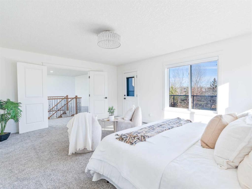 31 Lynx Meadows Court Nw, Calgary, AB - Indoor Photo Showing Bedroom