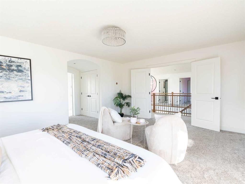 31 Lynx Meadows Court Nw, Calgary, AB - Indoor Photo Showing Bedroom