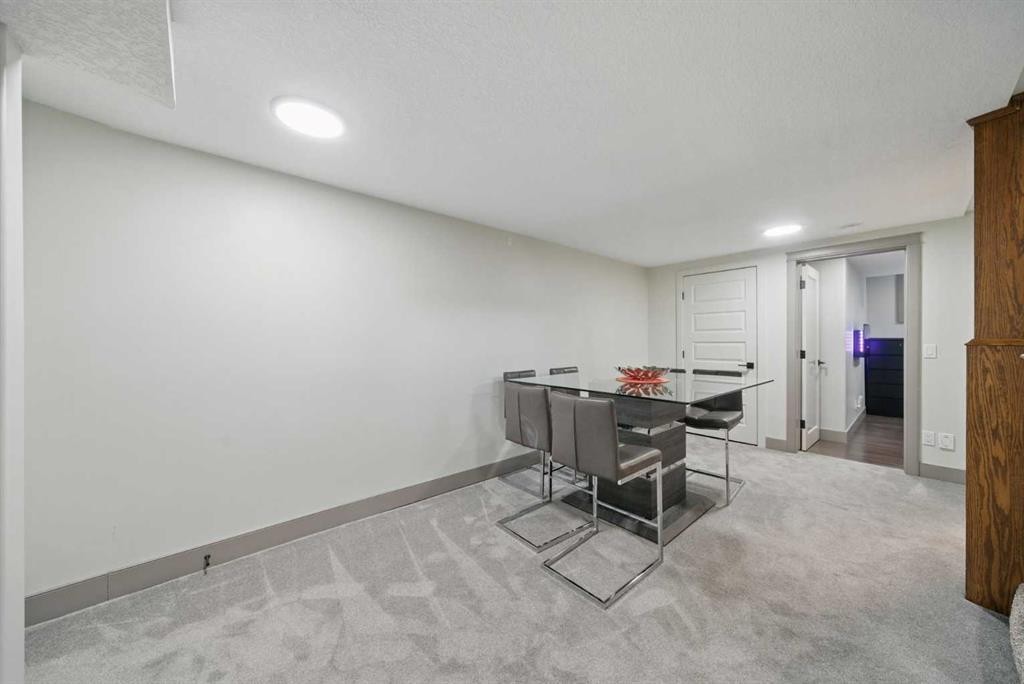 31 Lynx Meadows Court Nw, Calgary, AB - Indoor