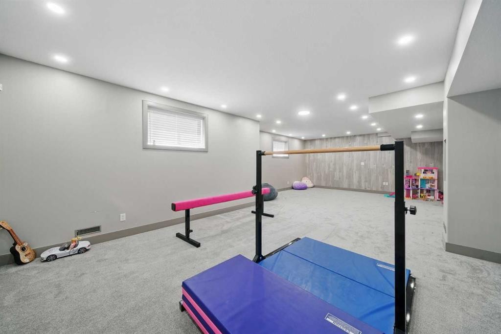 31 Lynx Meadows Court Nw, Calgary, AB - Indoor