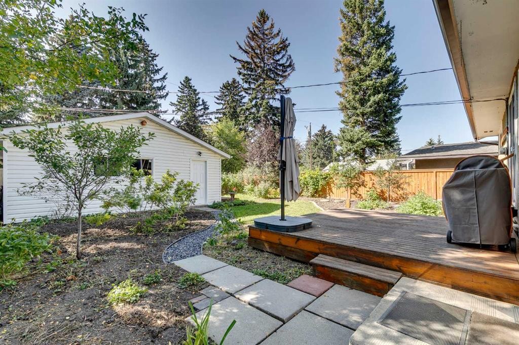 3235 Bearspaw Drive Nw, Calgary, AB - Outdoor