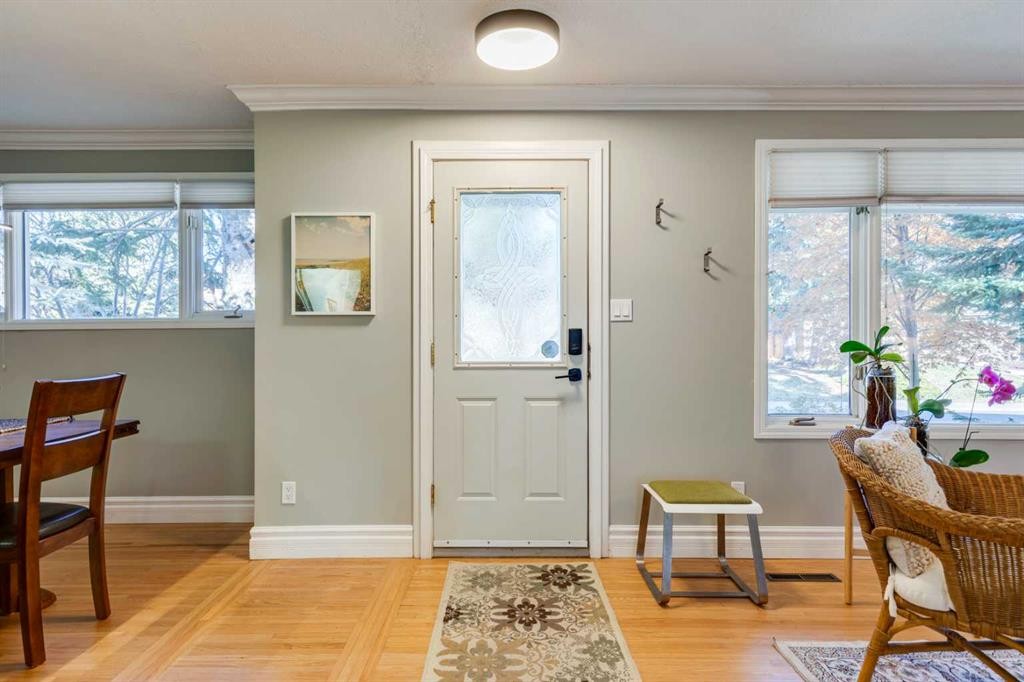 3235 Bearspaw Drive Nw, Calgary, AB - Indoor