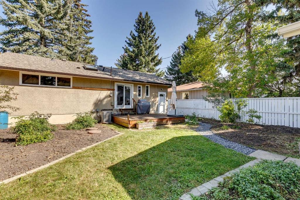 3235 Bearspaw Drive Nw, Calgary, AB - Outdoor