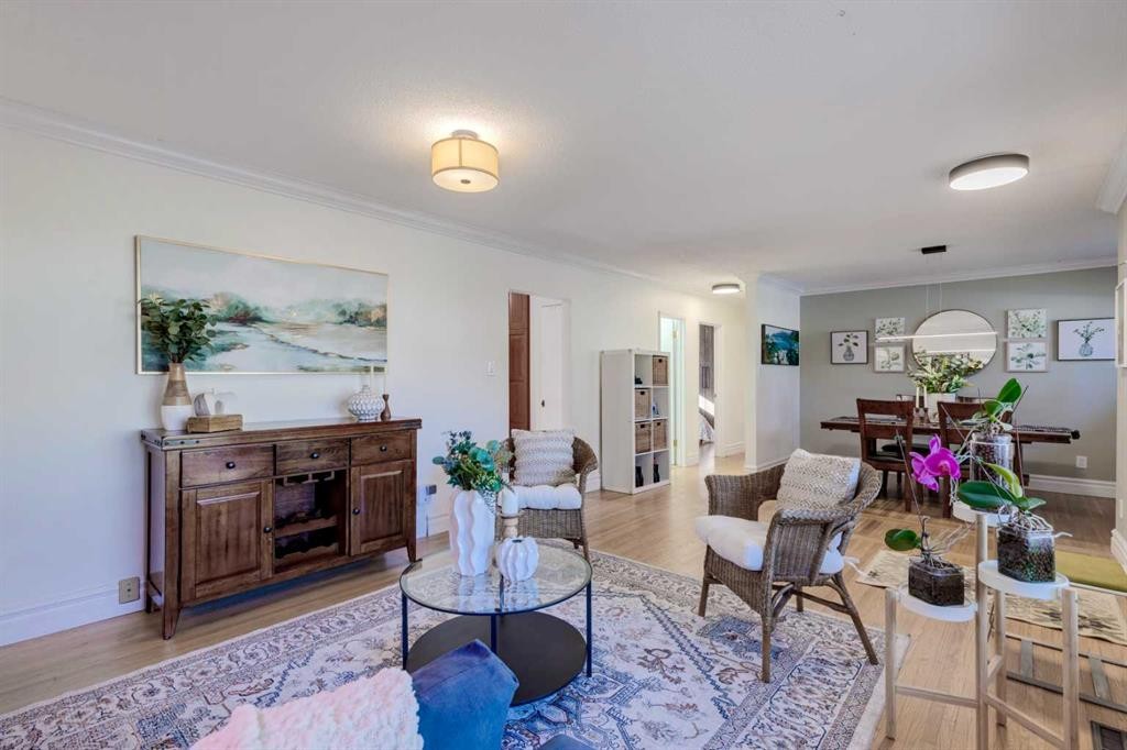 3235 Bearspaw Drive Nw, Calgary, AB - Indoor Photo Showing Living Room