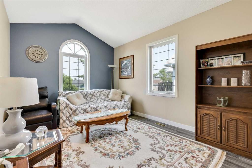 166 Harvest Rose Circle Ne, Calgary, AB - Indoor Photo Showing Living Room