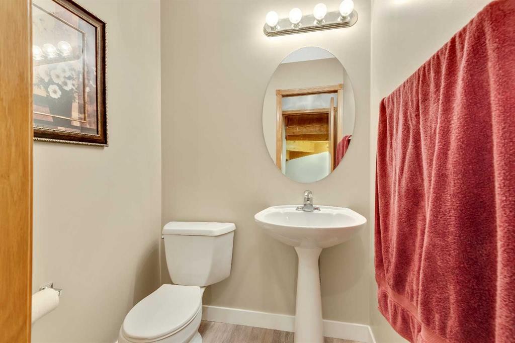 166 Harvest Rose Circle Ne, Calgary, AB - Indoor Photo Showing Bathroom