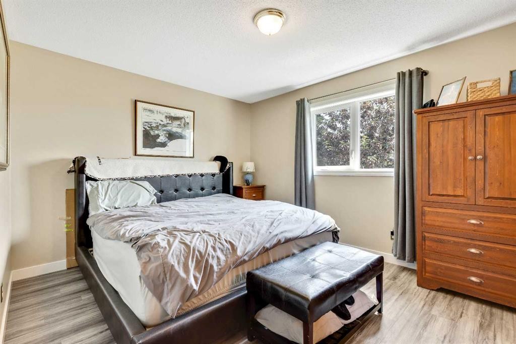 166 Harvest Rose Circle Ne, Calgary, AB - Indoor Photo Showing Bedroom