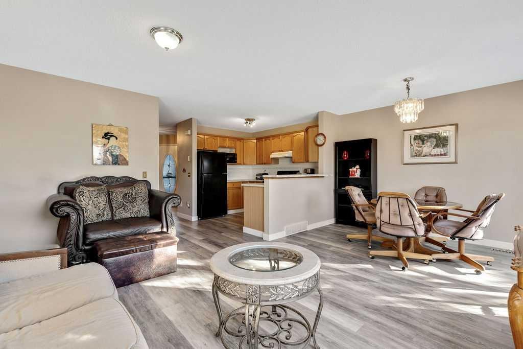 166 Harvest Rose Circle Ne, Calgary, AB - Indoor