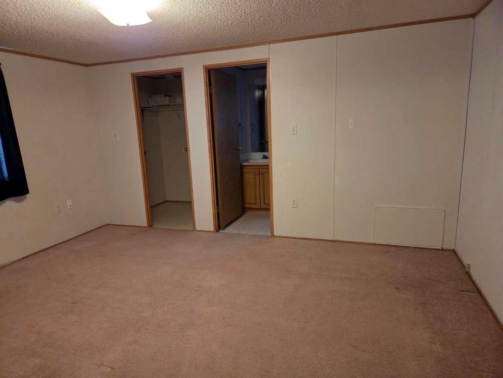 49-900 Ross Street, Crossfield, AB