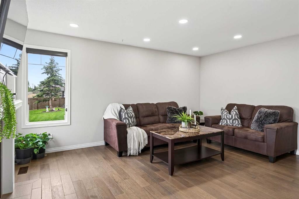 21-102 Canoe Square Sw, Airdrie, AB - Indoor