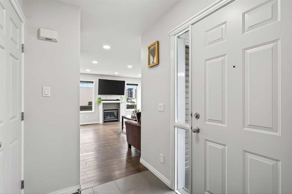 21-102 Canoe Square Sw, Airdrie, AB - Indoor Photo Showing Other Room