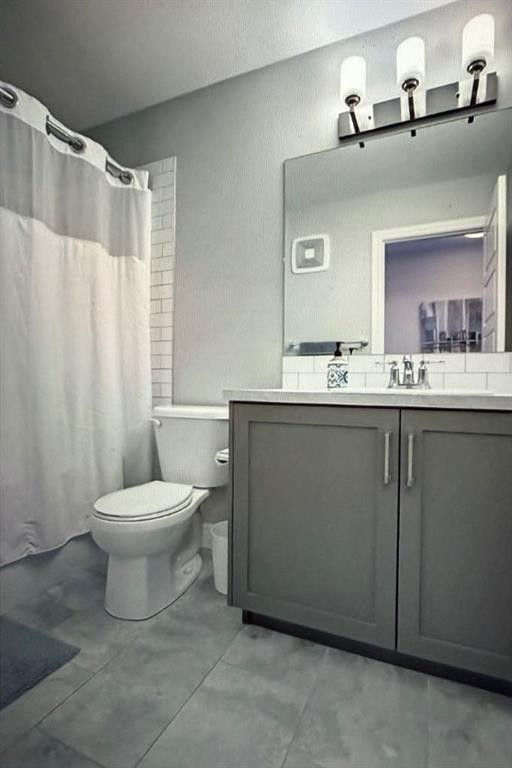 10077 46 Street Ne, Calgary, AB - Indoor Photo Showing Bathroom